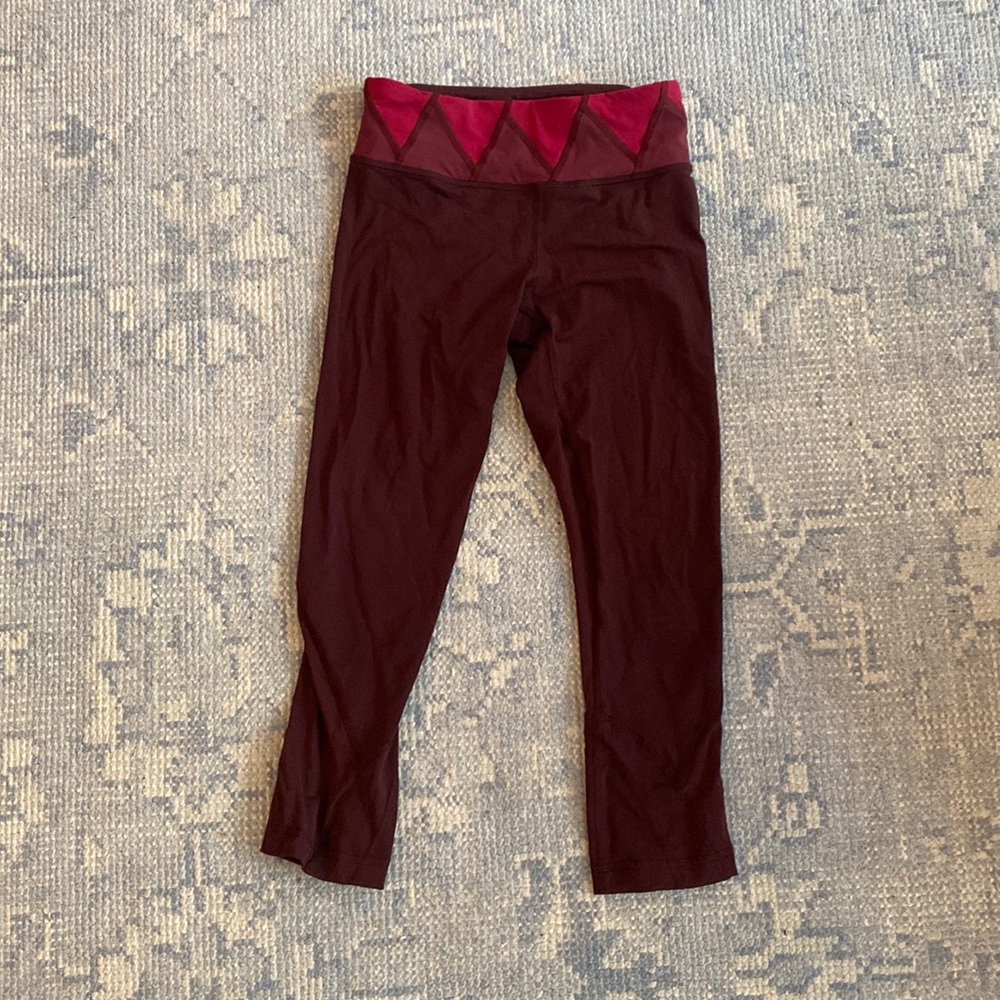 Lululemon Inspire Crop Size 4 Burgundy